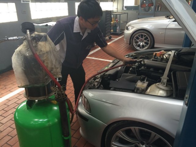 เรียนร่วมสถานประกอบการ : ช่างซ่อมประจำศูนย์บริการ BMW