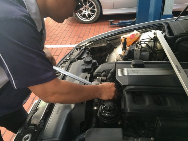 เรียนร่วมสถานประกอบการ : ช่างซ่อมประจำศูนย์บริการ BMW
